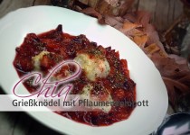 Chia Grießknödel mit Pflaumenkompott